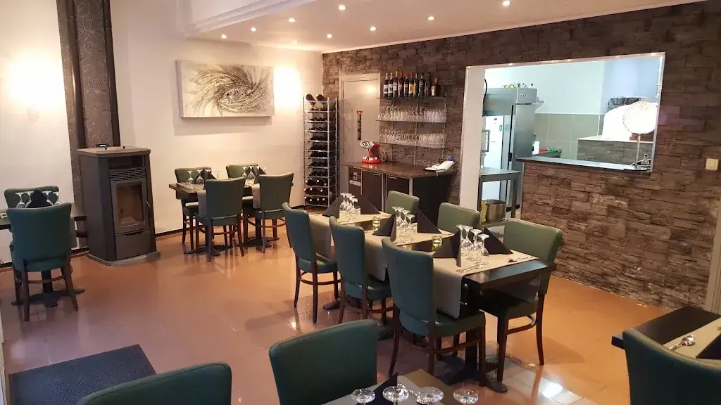 L' Aigle noir Restaurant in Courcelles