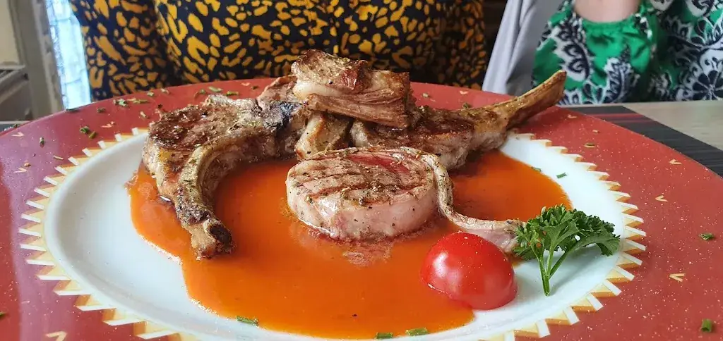 David Notel_Le Socrate_Courcelles_reseña