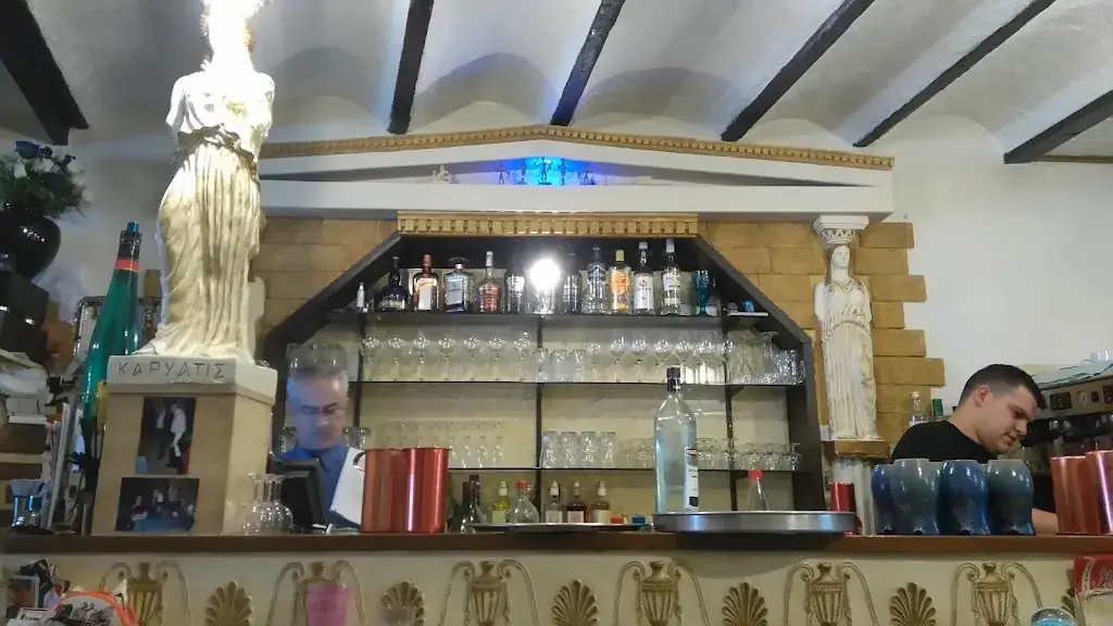 Le Socrate restaurant in Courcelles