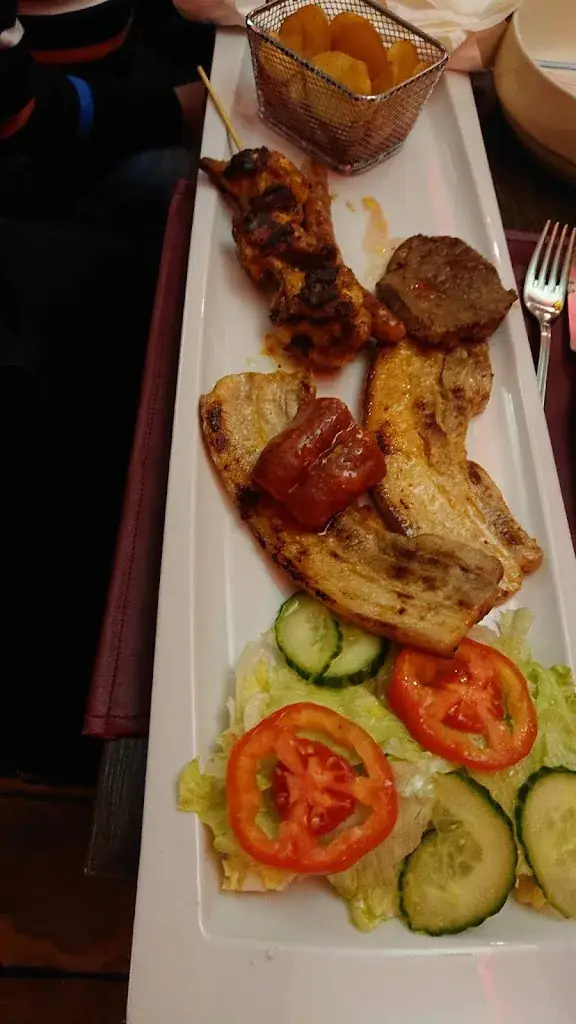 Dinu Deji_Casa Ramos_Courcelles_review