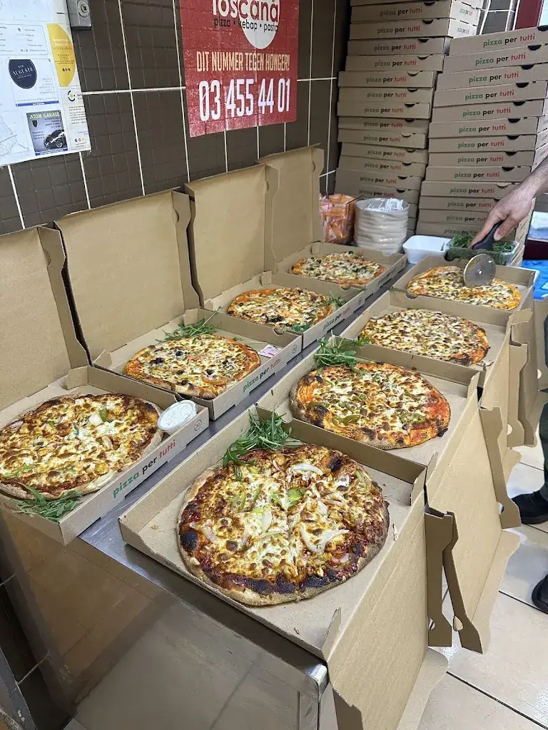 Pizza Toscana_Boechout_slider_image_2