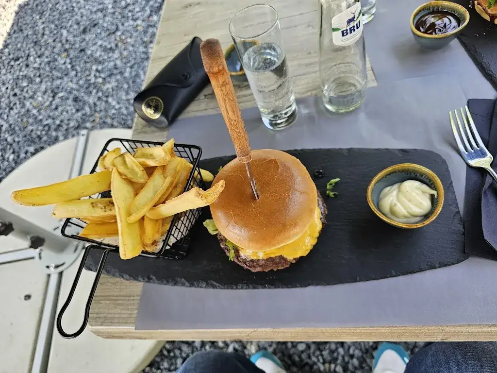 Robin Carlier_La Tour_Colfontaine_review