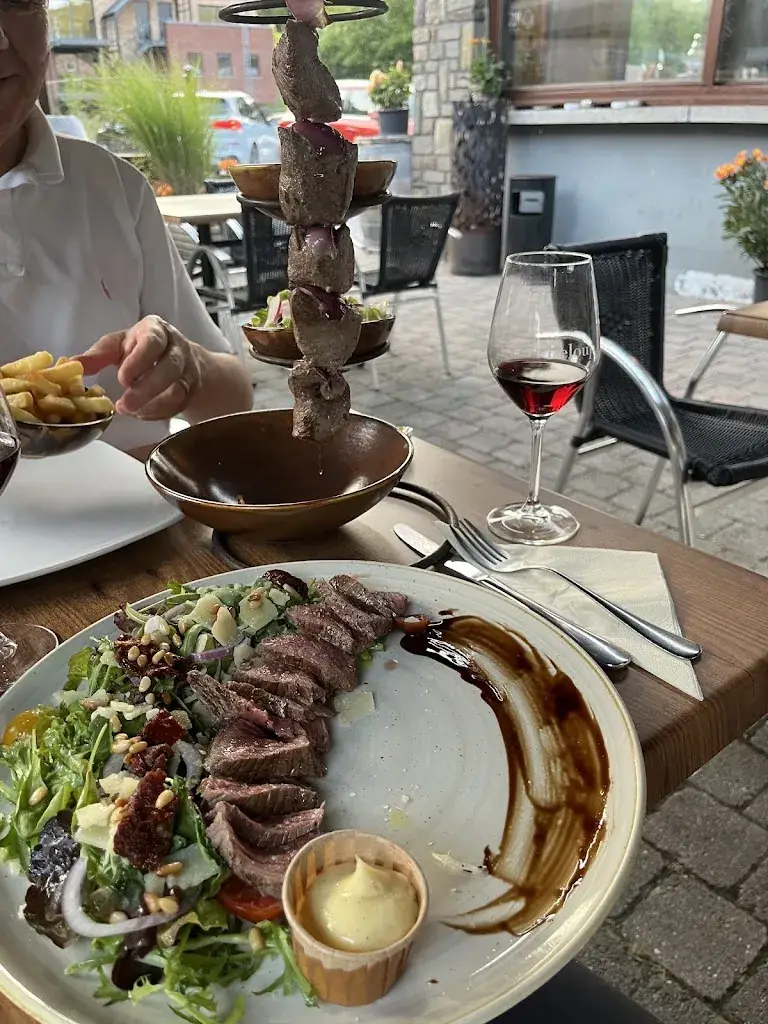 Au Tracteur_Court-Saint-Étienne_slider_image_2