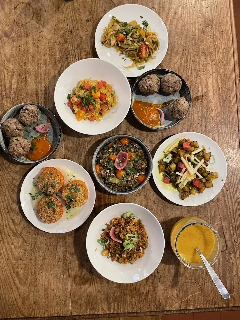 David Hachez_Quatre Quarts_Court-Saint-Étienne_reseña