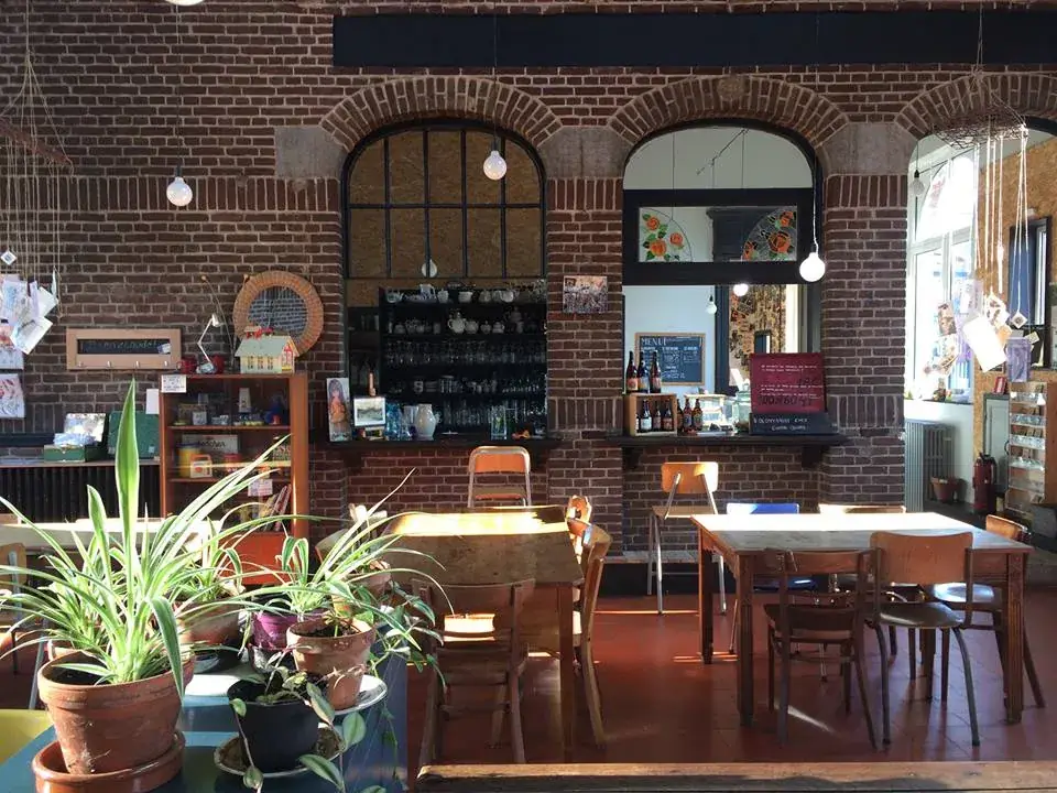 Quatre Quarts restaurante en Court-Saint-Étienne