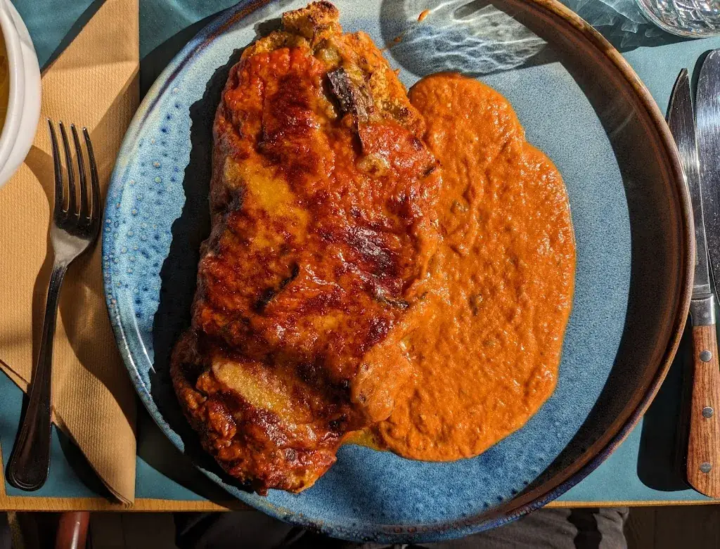 Tamás Lázár_Divi_Court-Saint-Étienne_review