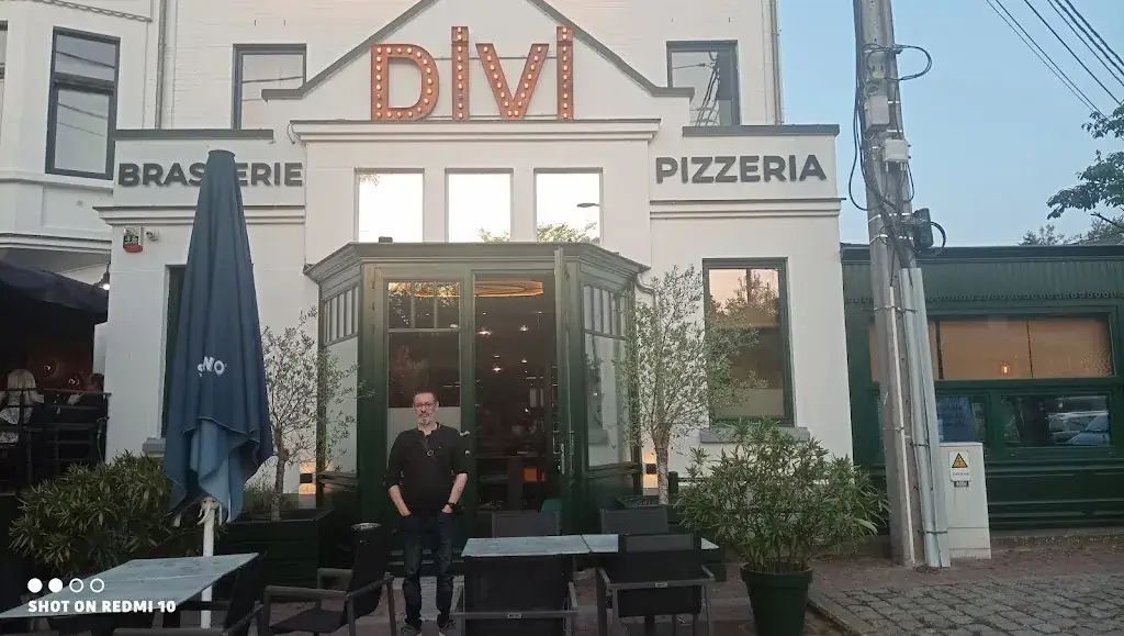 Divi restaurant in Court-Saint-Étienne
