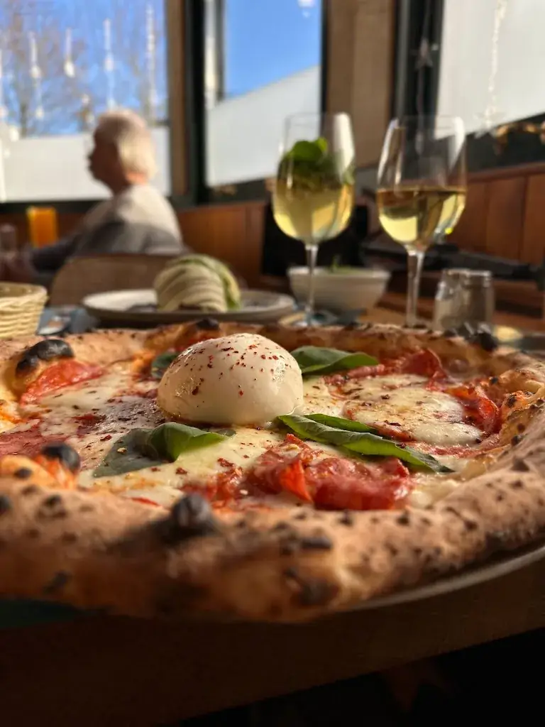 Divi_Court-Saint-Étienne_slider_image_2