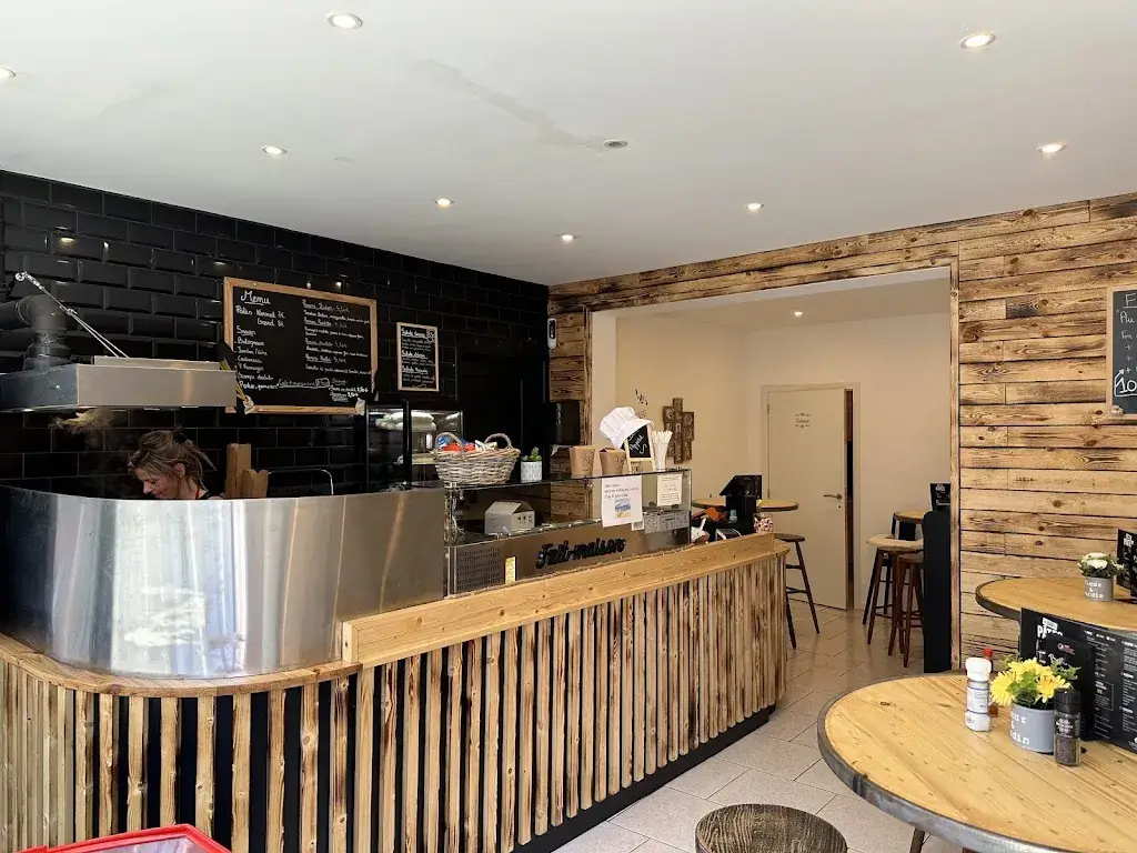 Mathieu DV_Au Bar à PÂTES_Court-Saint-Étienne_reseña