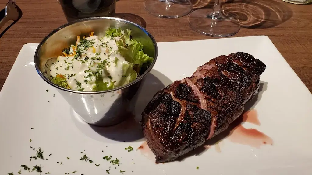 Quinn Favo_FirewooD_Chaumont-Gistoux_review