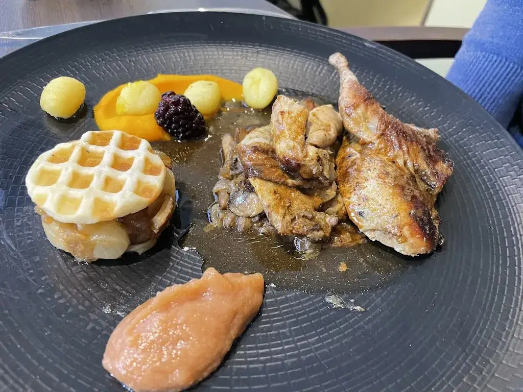 Jenny Lou_La Broche_Dinant_review