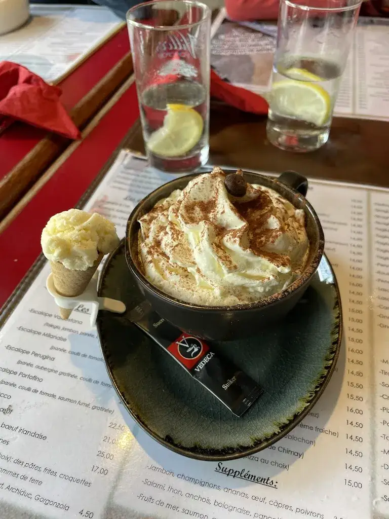 Els Voet_L'Arlecchino_Couvin_review