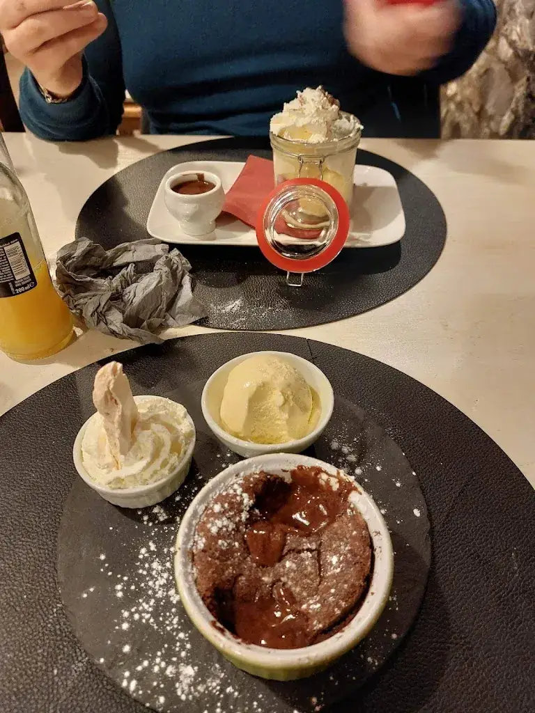 médéric set-marie_Le Bastion_Couvin_review