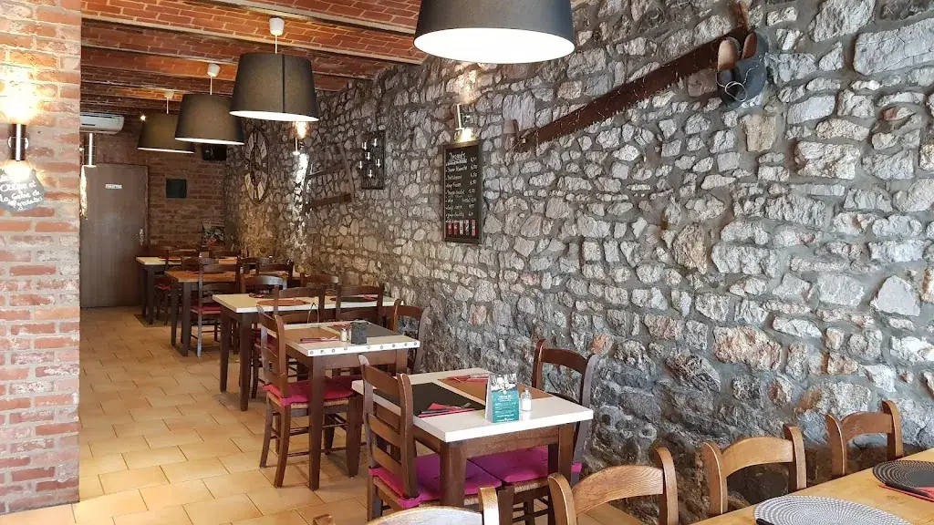 Le Bastion Restaurant in Couvin