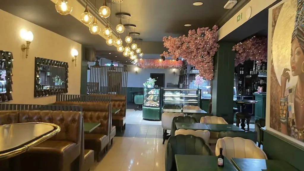 Bourjoie parking 130 Places Restaurant in Crisnée