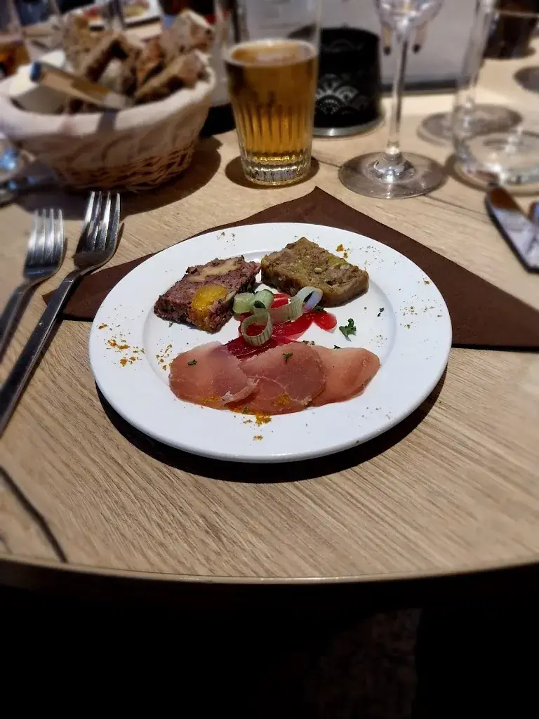 Julien Galand_L' Atelier des Marronniers_Philippeville_review