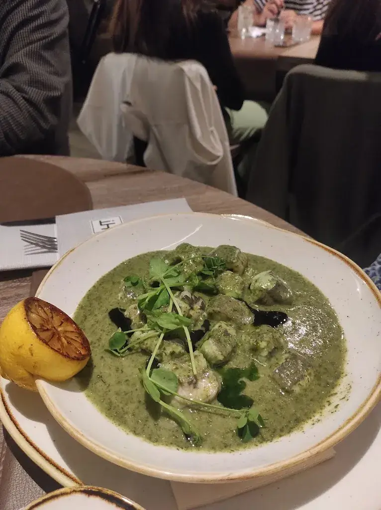 Lina Golan_Skaldu_Bornem_review