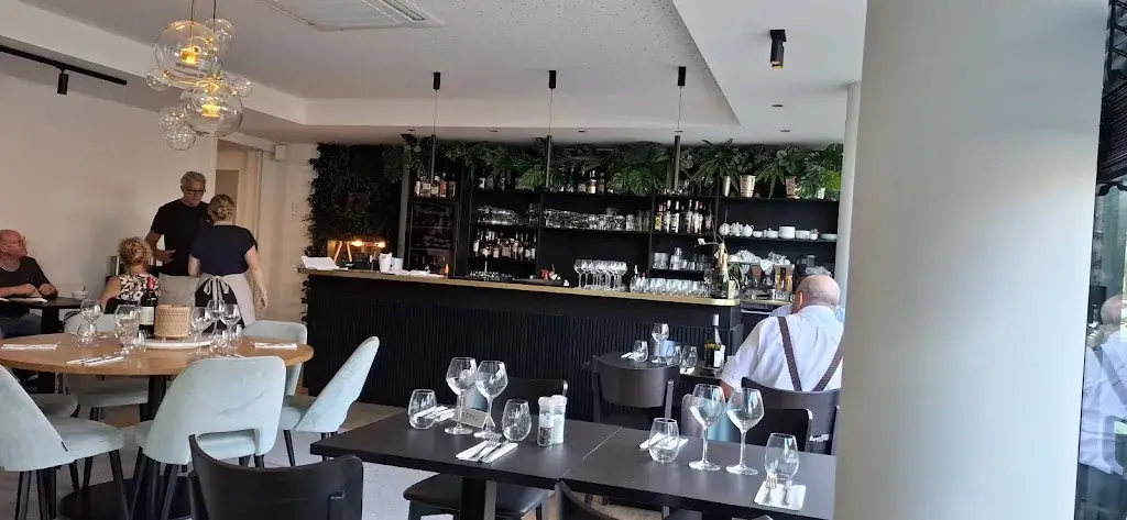 neuprez rachel_R Brasserie_Enghien_review