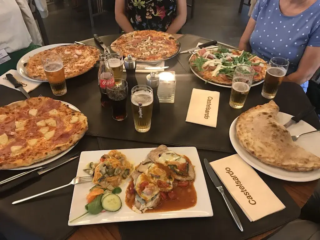 L M_Castel Sardo_Bornem_review