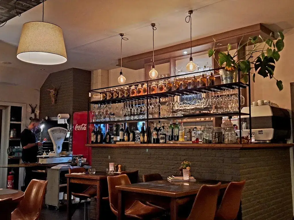 Den Tache by Chez nona restaurant in Bornem