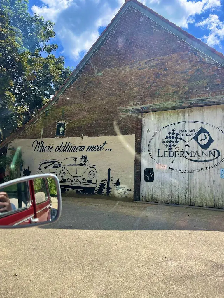 Adam Basile Devos_Moulin du Mouflu_Ellezelles_review