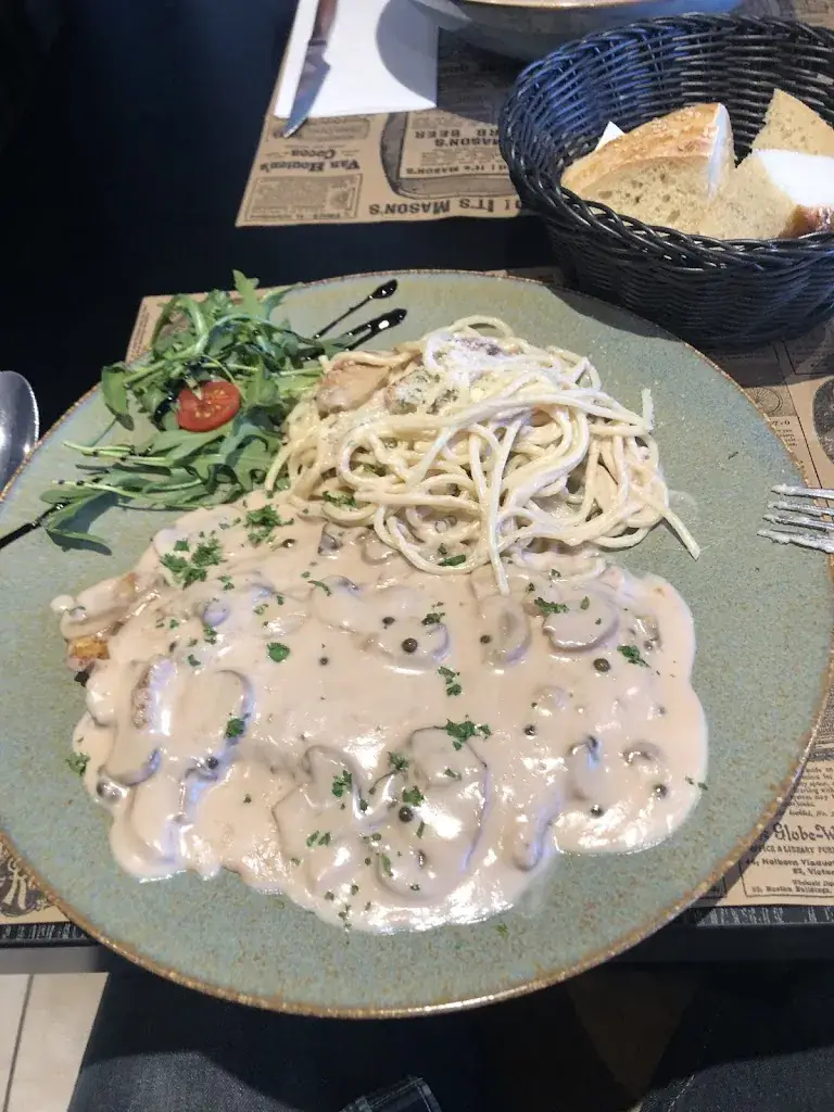 Dan Lucas_La Dolce Mama_Éghezée_review