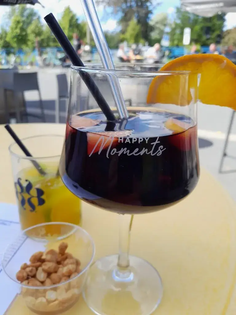 Mark Henderson_La Maison du Canal_Estaimpuis_review