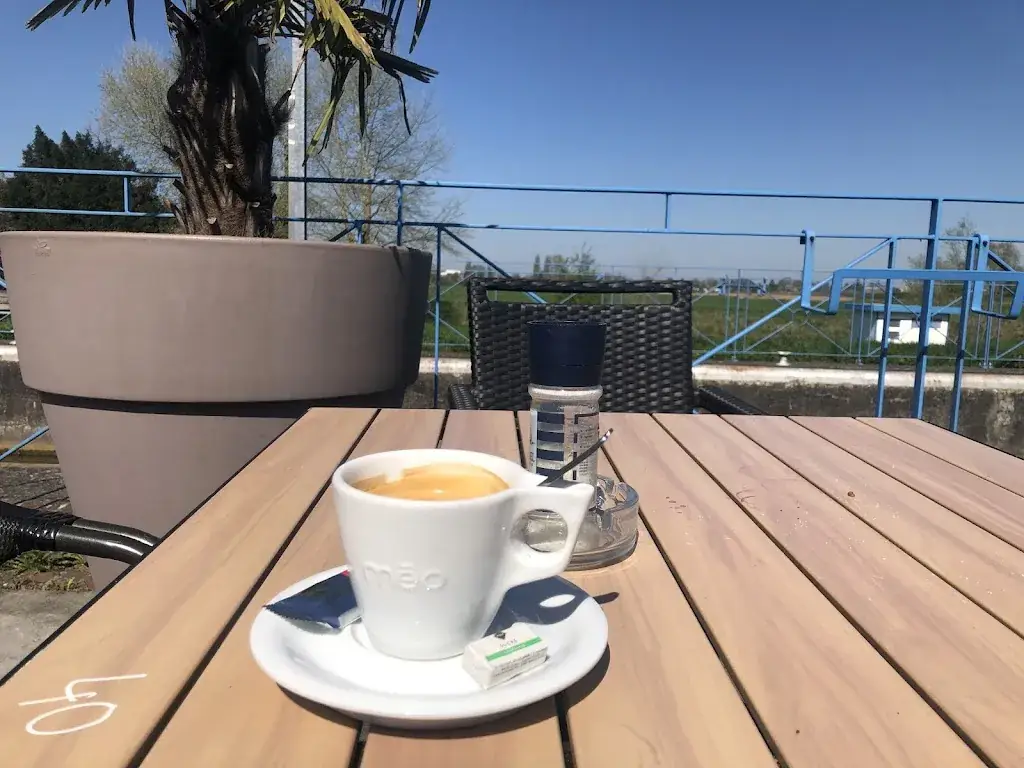 Dorogi András_La Maison du Canal_Estaimpuis_review