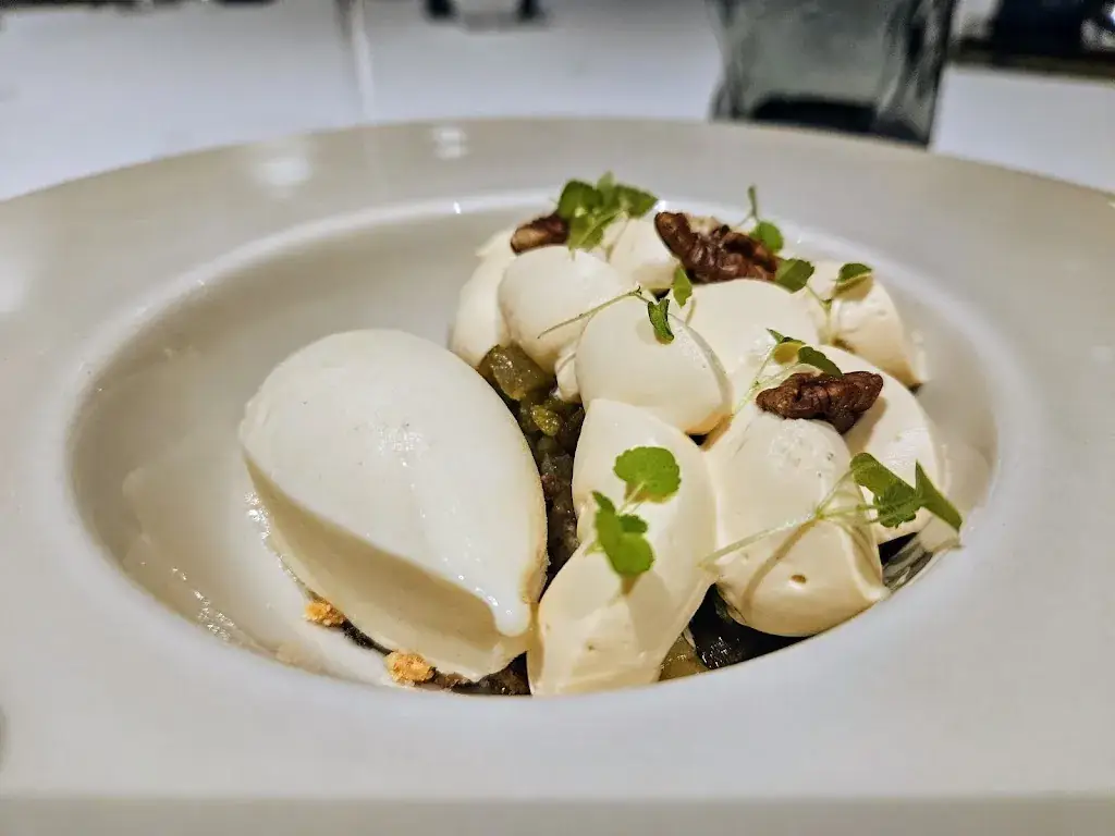 OPIUM._Estaimpuis_slider_image_2