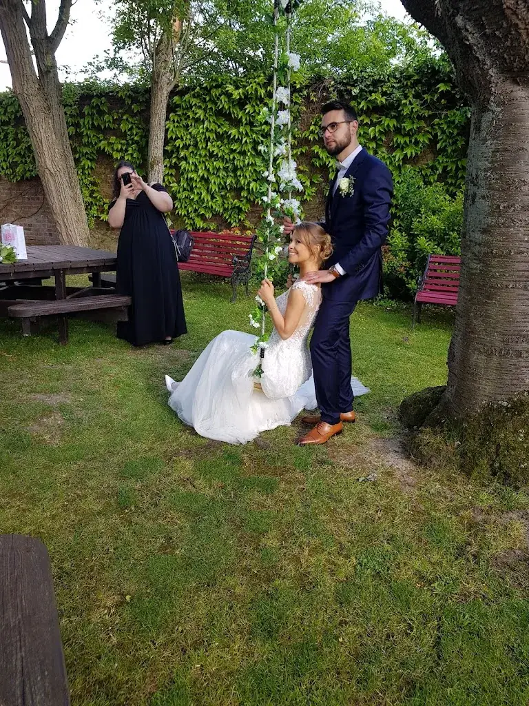 Antoinette Was_Au Relais Du Vieux-Puits_Estaimpuis_reseña