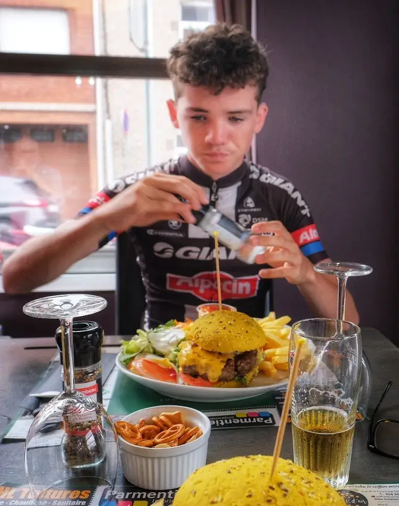 John Armstrong_L'épi d'or_Mouscron_review