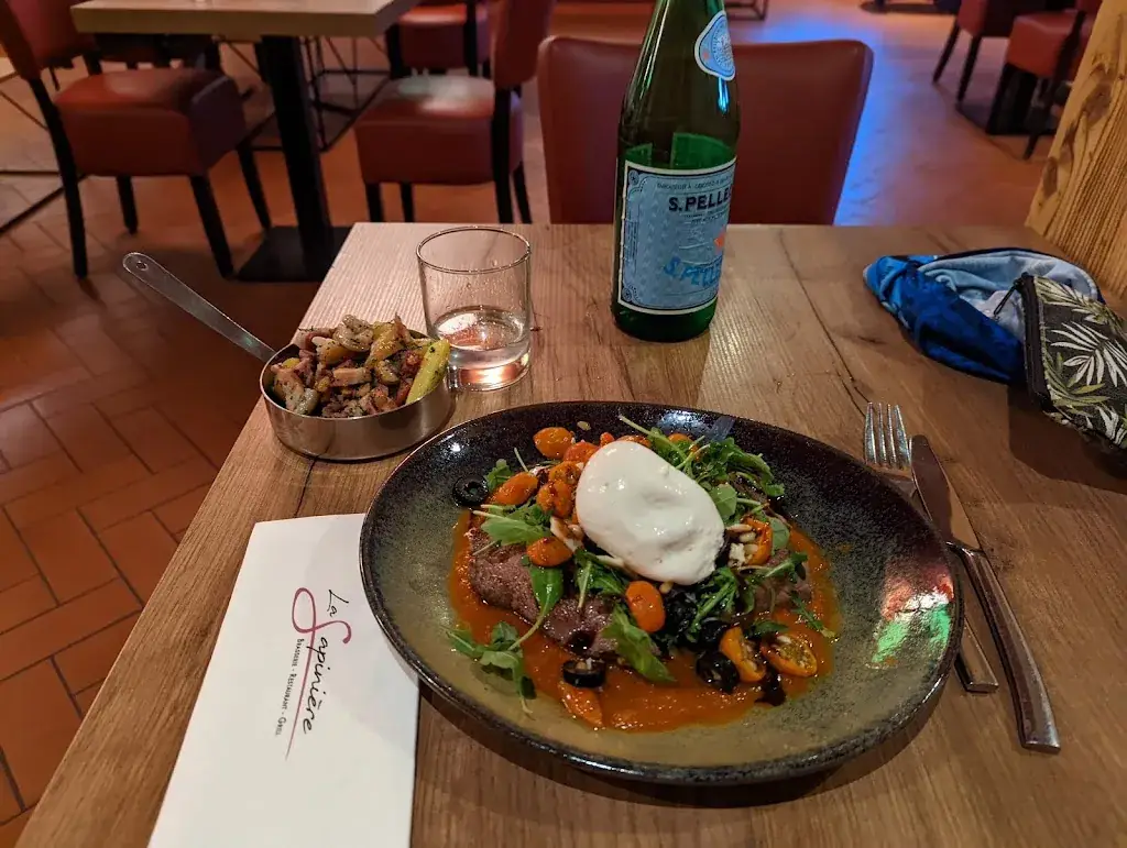 Paulina Svoboda_La Sapinière_Étalle_review