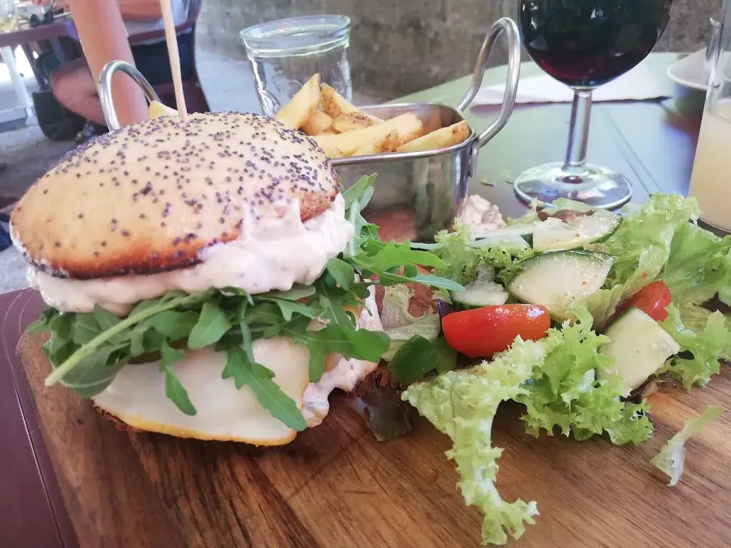 Pêcherie du Fourneau Marchand_Étalle_slider_image_2