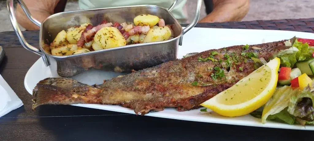 Pêcherie du Fourneau Marchand_Étalle_slider_image_3