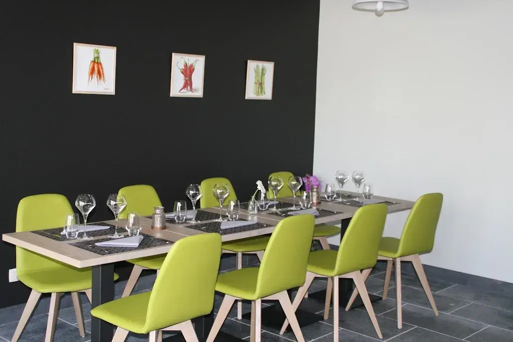 Lady Green Restaurant in 6740