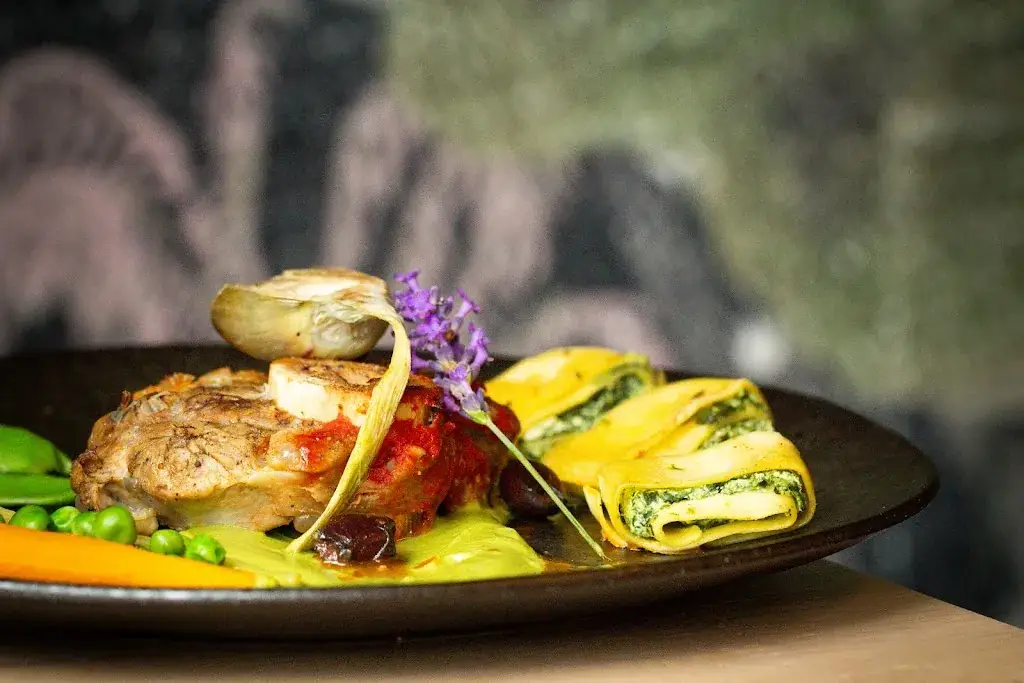 Lady Green_6740_slider_image_3