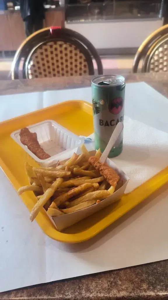 Friterie Chez Blanche restaurante en Étalle