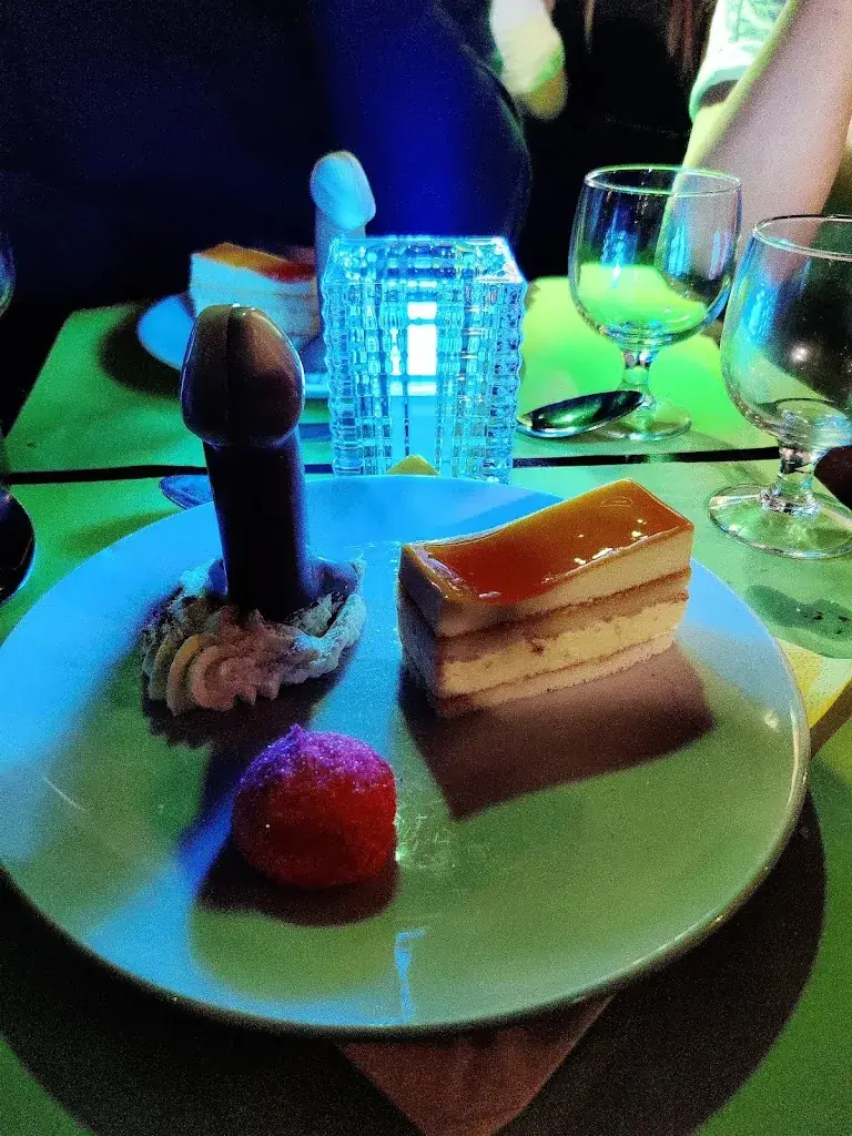 Lies - Stef Verheyen - Eulaers_Mask'ara_Antwerpen_review