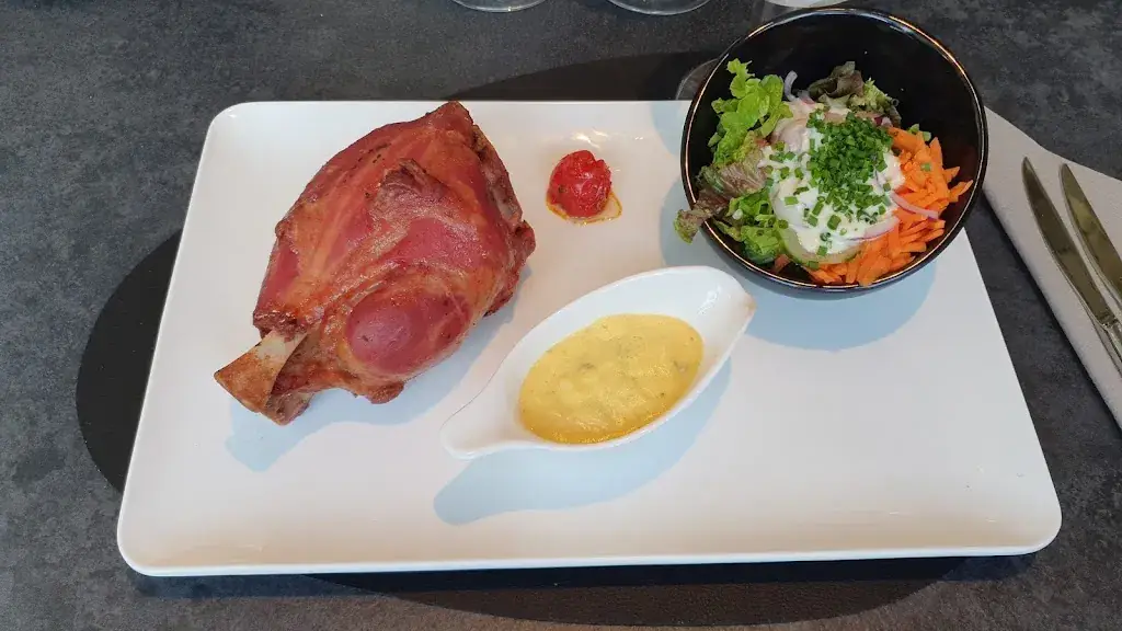 Tom_Restaurant les étangs de la Strange_Vaux-sur-Sûre_review