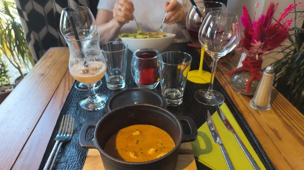 Jean Claude HUET_Les Pieds sur Terre_Ferrières_review