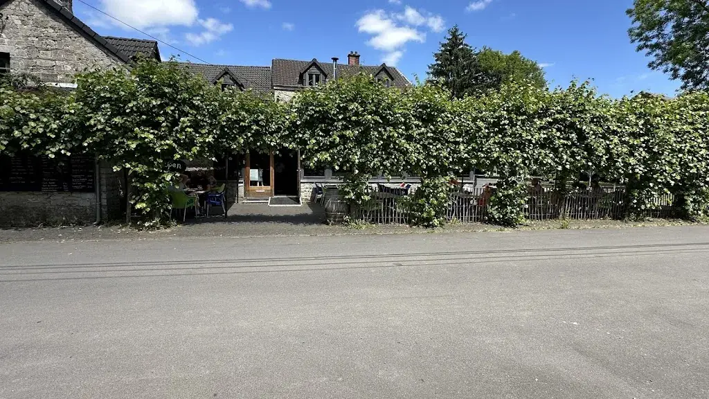 Frans Willems_Le Cheval Blanc_Ferrières_review