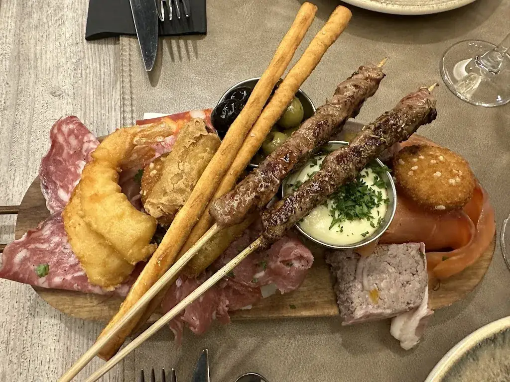 Suiram Travel_La Romance_Floreffe_review