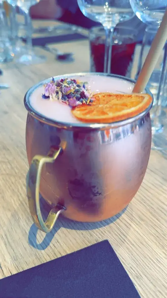 Chris Djj_Le Moderne_Florennes_review