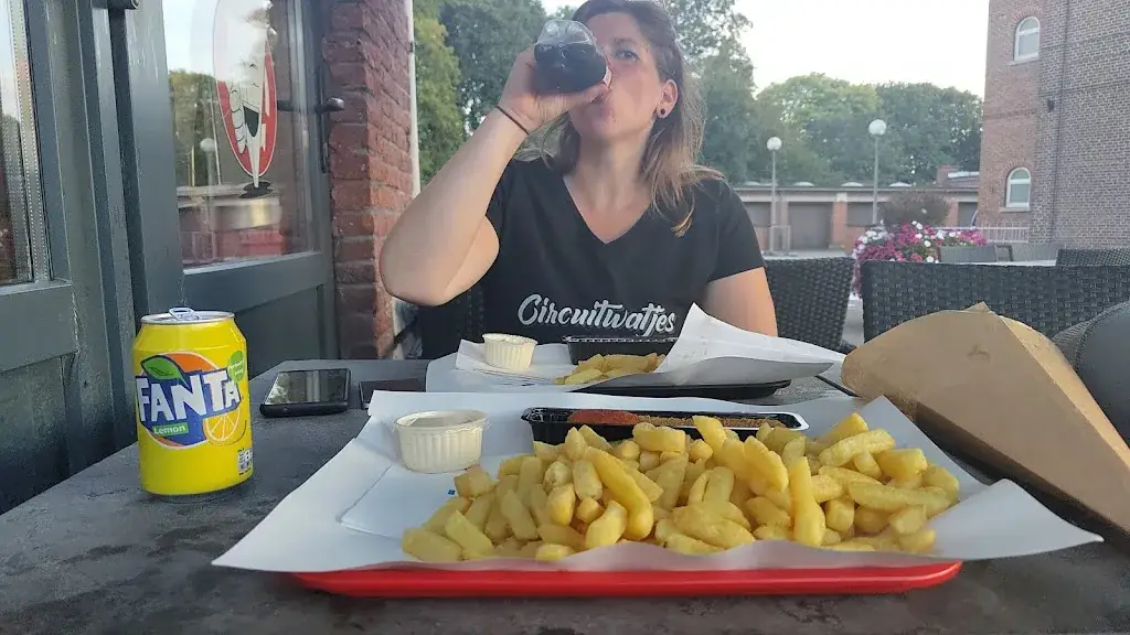 Patrick Spapens_La Friterie du Rond-Point_Florennes_review