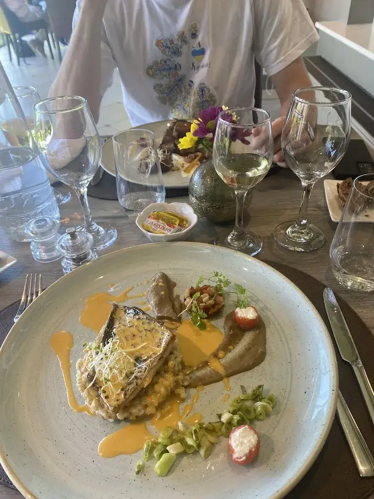 Yuliya Mysyuk_Clair de Lune_Florenville_review