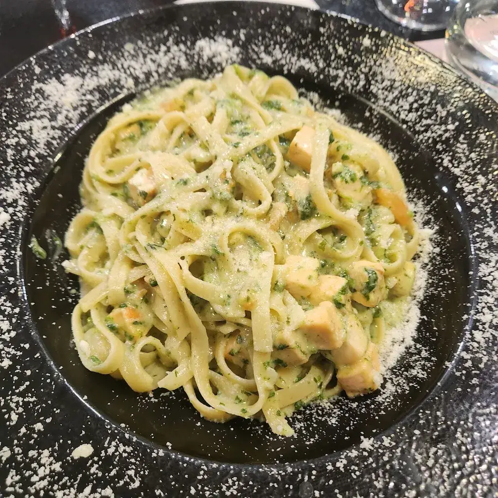 Pizzeria La Mamma_Florenville_slider_image_3