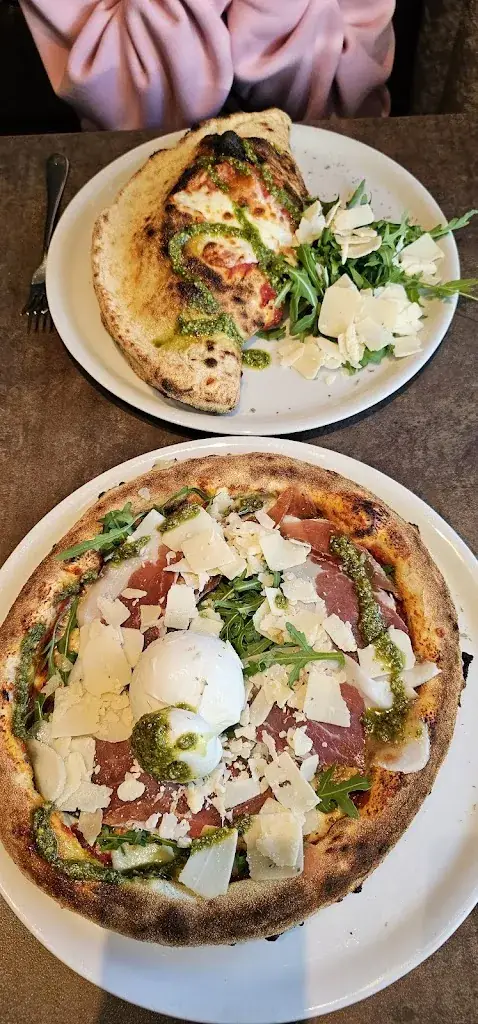 Loïc B._Glasses & Cutlery_Frasnes-lez-Anvaing_reseña