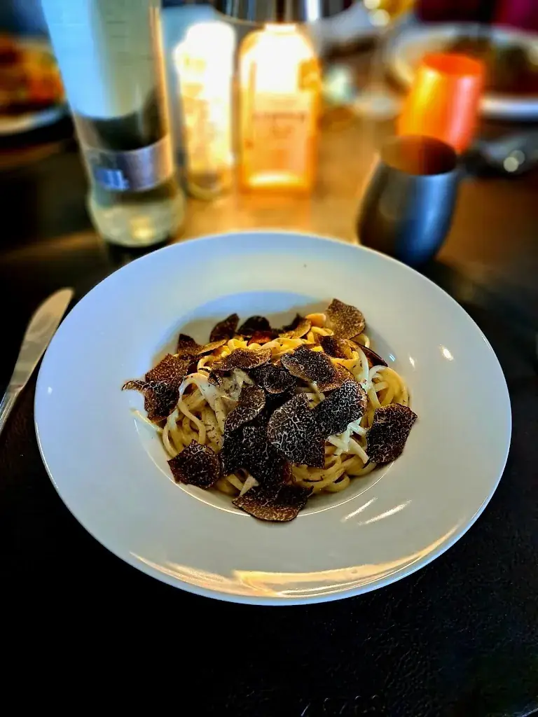 Ella L_Les Marronniers_Frasnes-lez-Anvaing_review