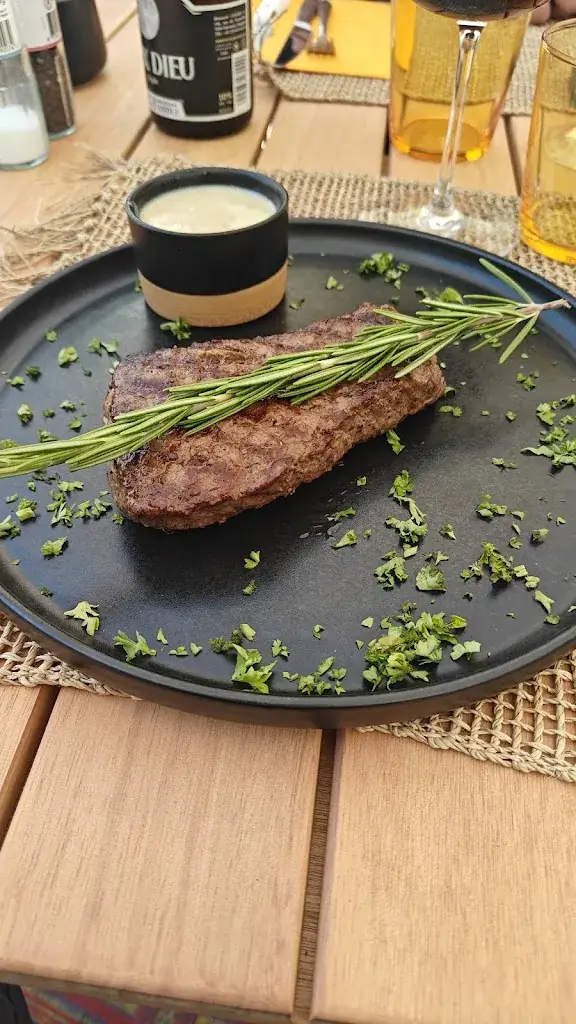 Diericx Nicolas_Miss cocotte-L'AUBERGESVES Gîte_Gesves_review