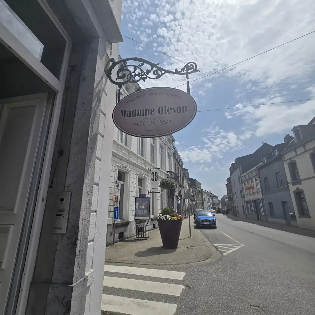 NM Ruff_Chez Madame Oleson_Genappe_review